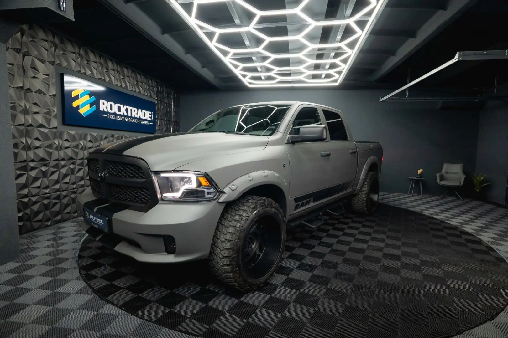 RAM 5.7 V8 HEMI 4x4 PUNISHER OFFROAD RAMBOX 19%