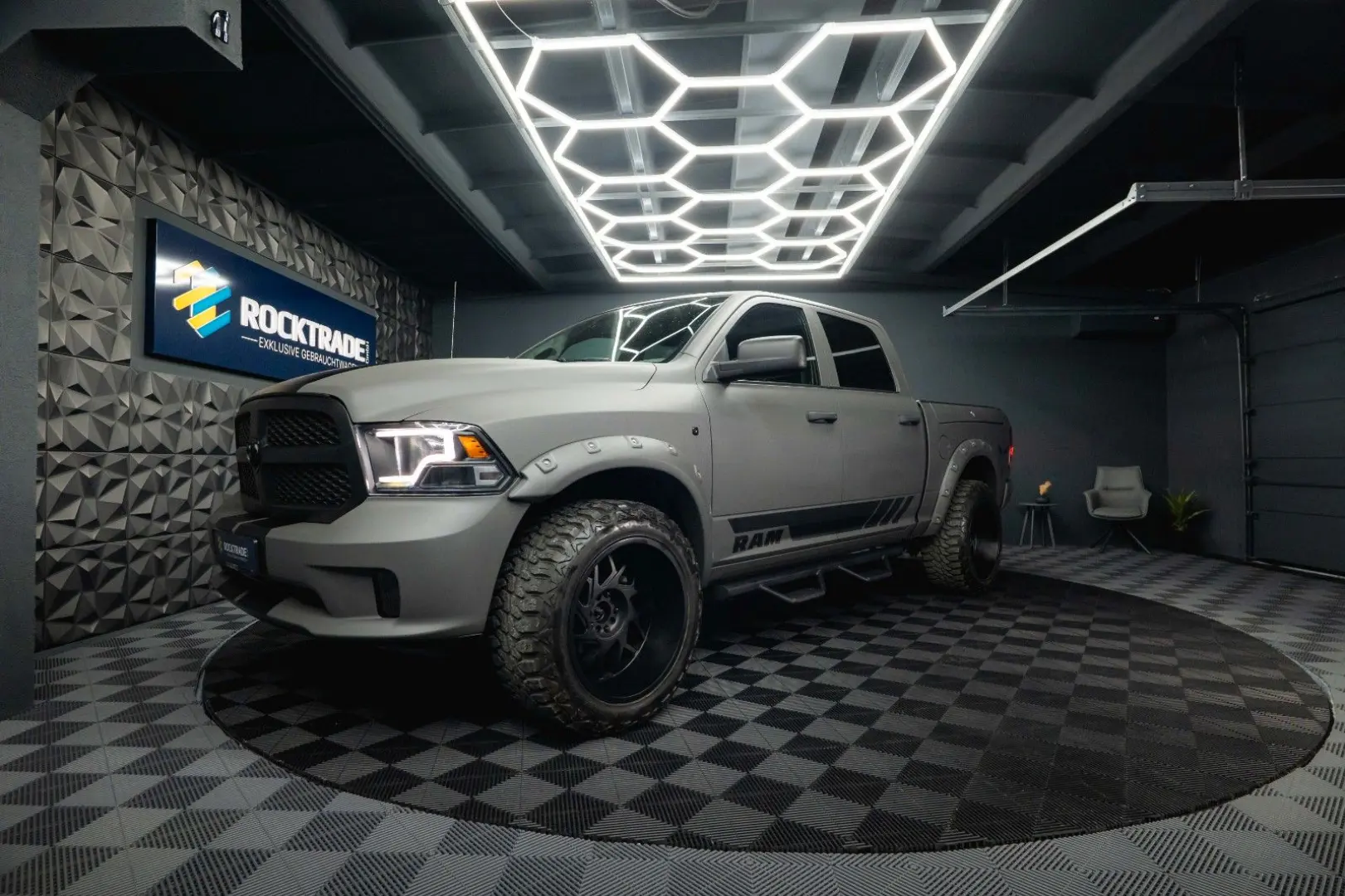 RAM 5.7 V8 HEMI 4x4 PUNISHER OFFROAD RAMBOX 19%