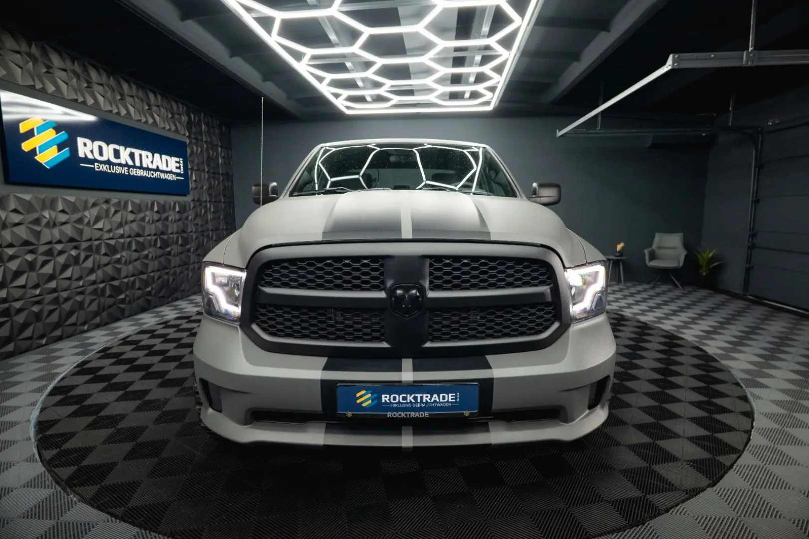 RAM 5.7 V8 HEMI 4x4 PUNISHER OFFROAD RAMBOX 19%