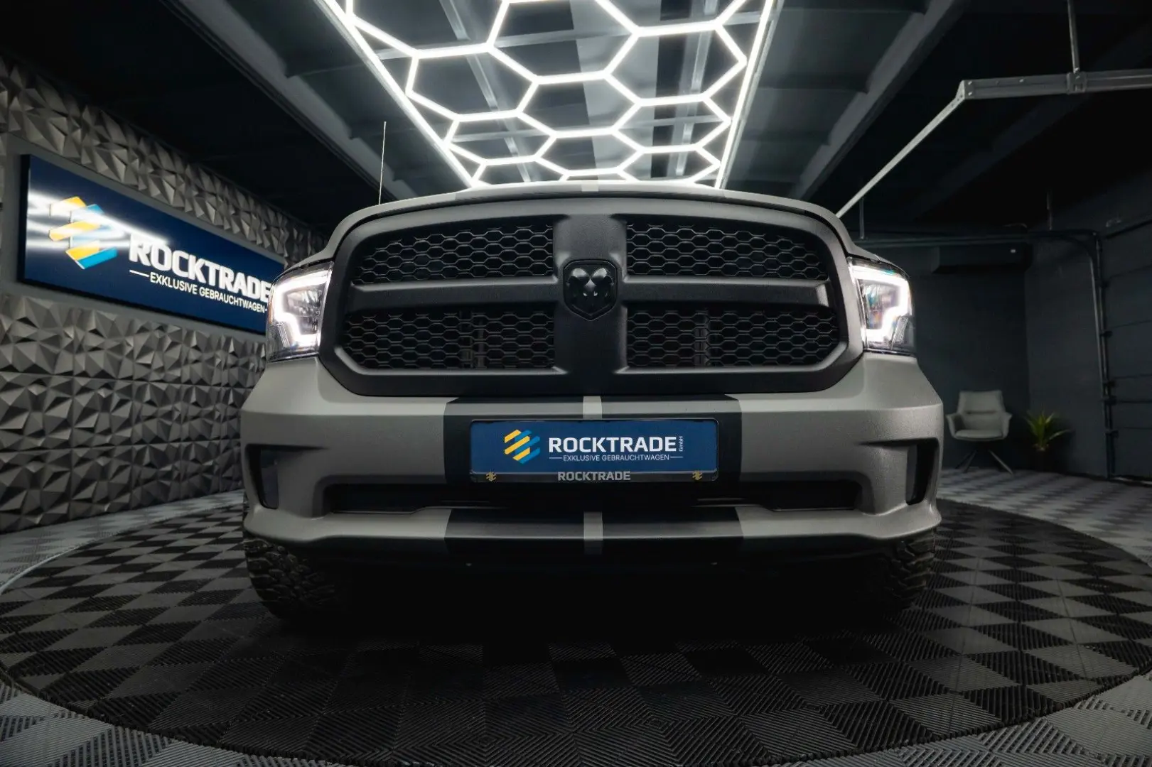 RAM 5.7 V8 HEMI 4x4 PUNISHER OFFROAD RAMBOX 19%