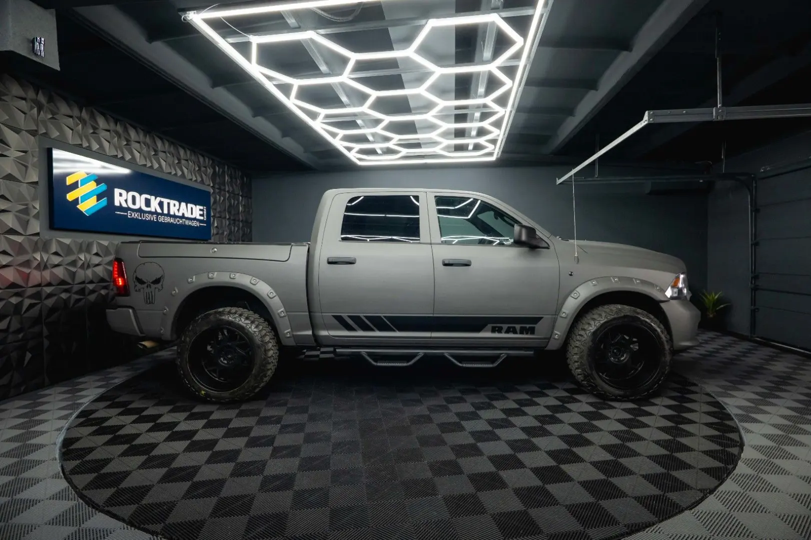 RAM 5.7 V8 HEMI 4x4 PUNISHER OFFROAD RAMBOX 19%