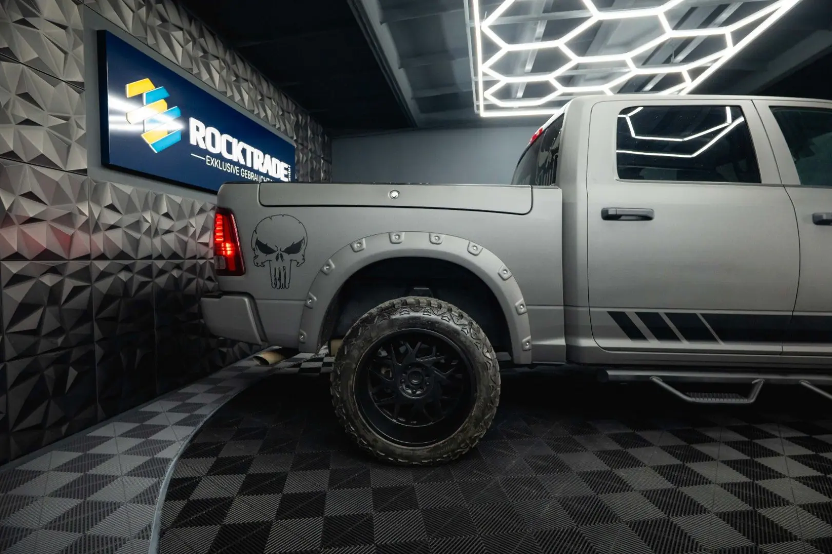 RAM 5.7 V8 HEMI 4x4 PUNISHER OFFROAD RAMBOX 19%