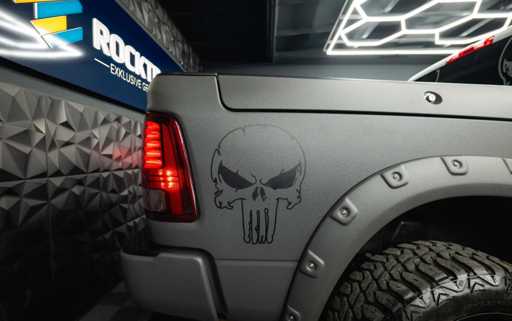 RAM 5.7 V8 HEMI 4x4 PUNISHER OFFROAD RAMBOX 19%