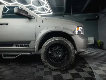 RAM 5.7 V8 HEMI 4x4 PUNISHER OFFROAD RAMBOX 19%