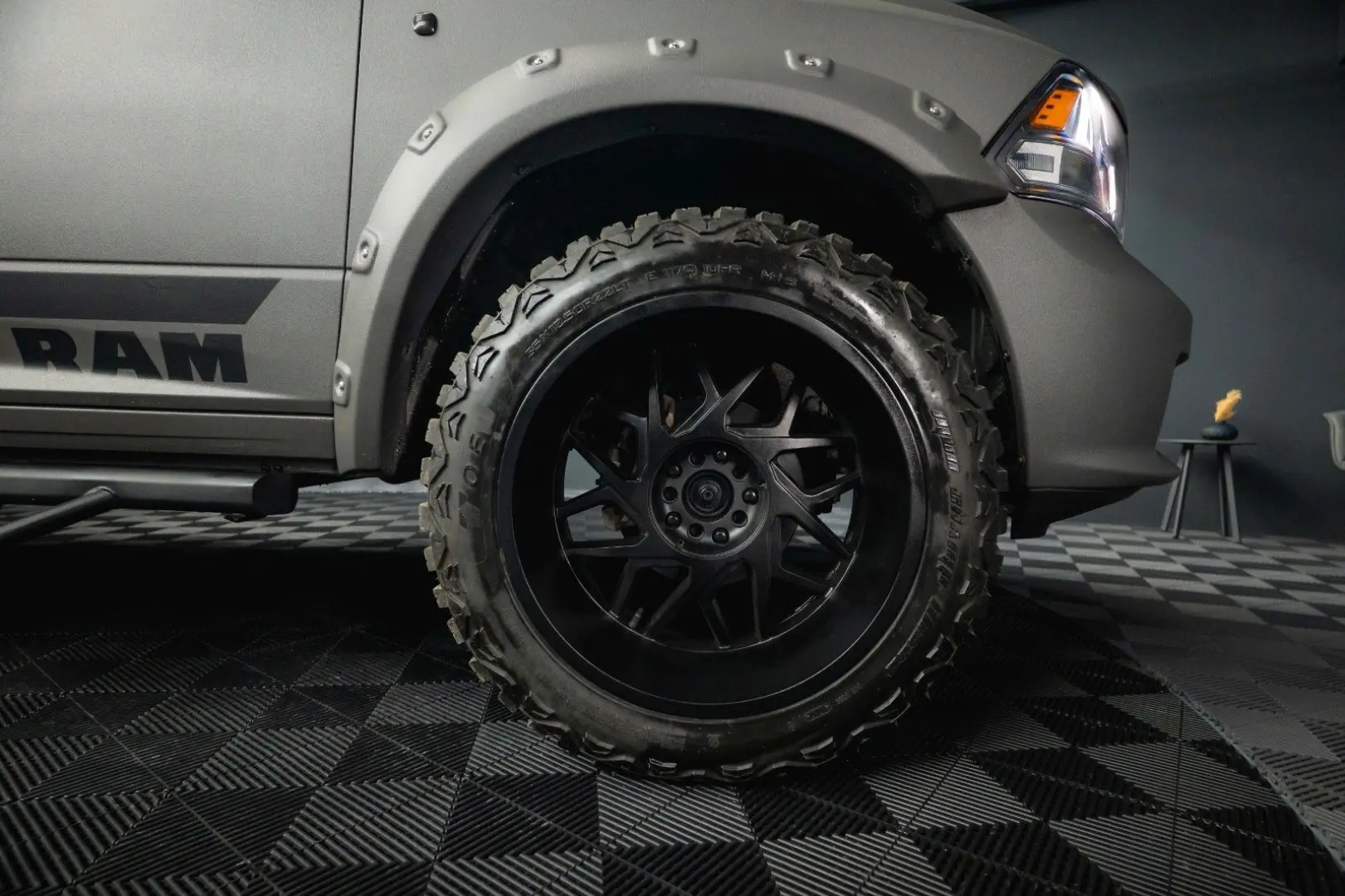 RAM 5.7 V8 HEMI 4x4 PUNISHER OFFROAD RAMBOX 19%