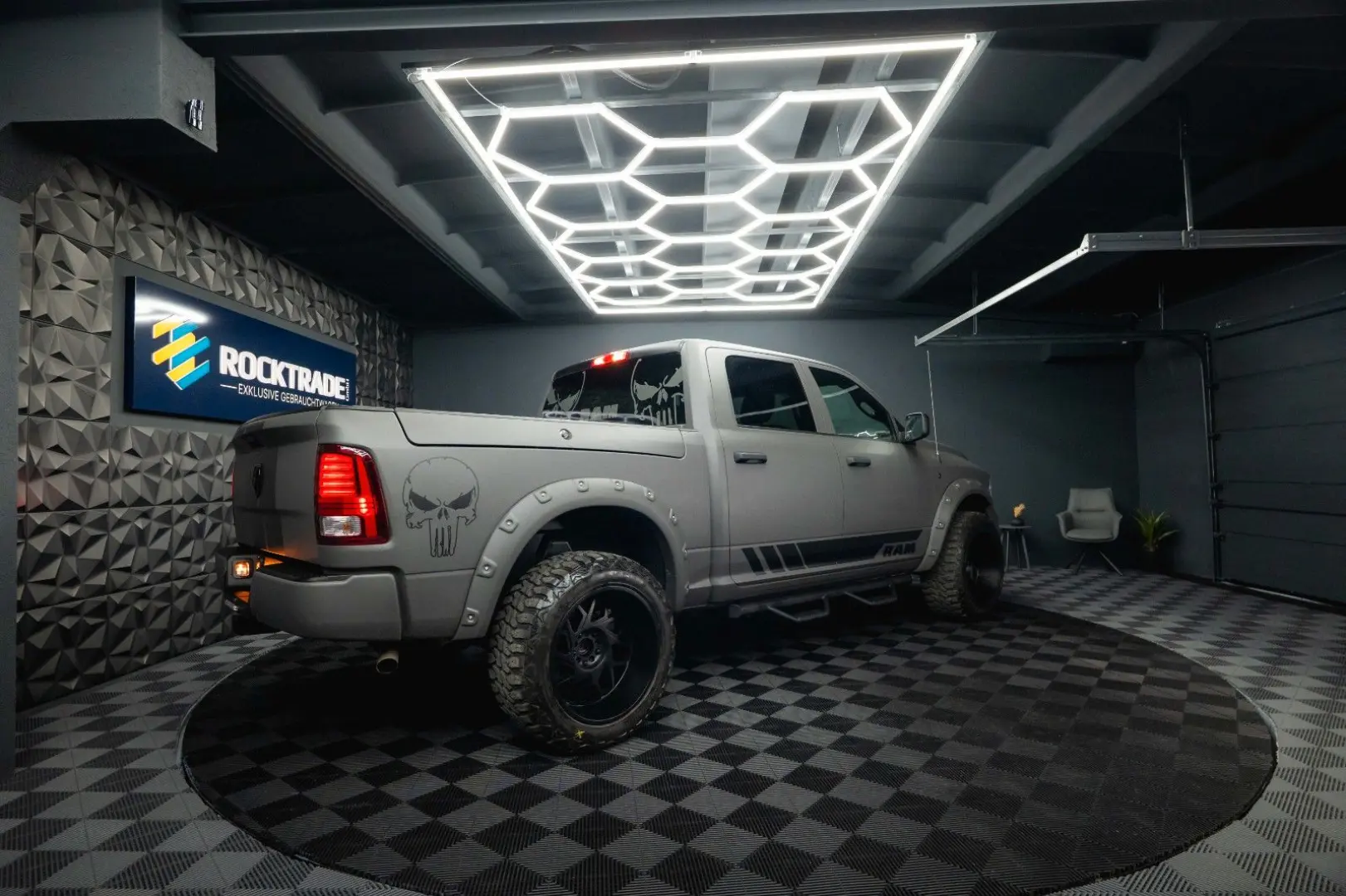 RAM 5.7 V8 HEMI 4x4 PUNISHER OFFROAD RAMBOX 19%