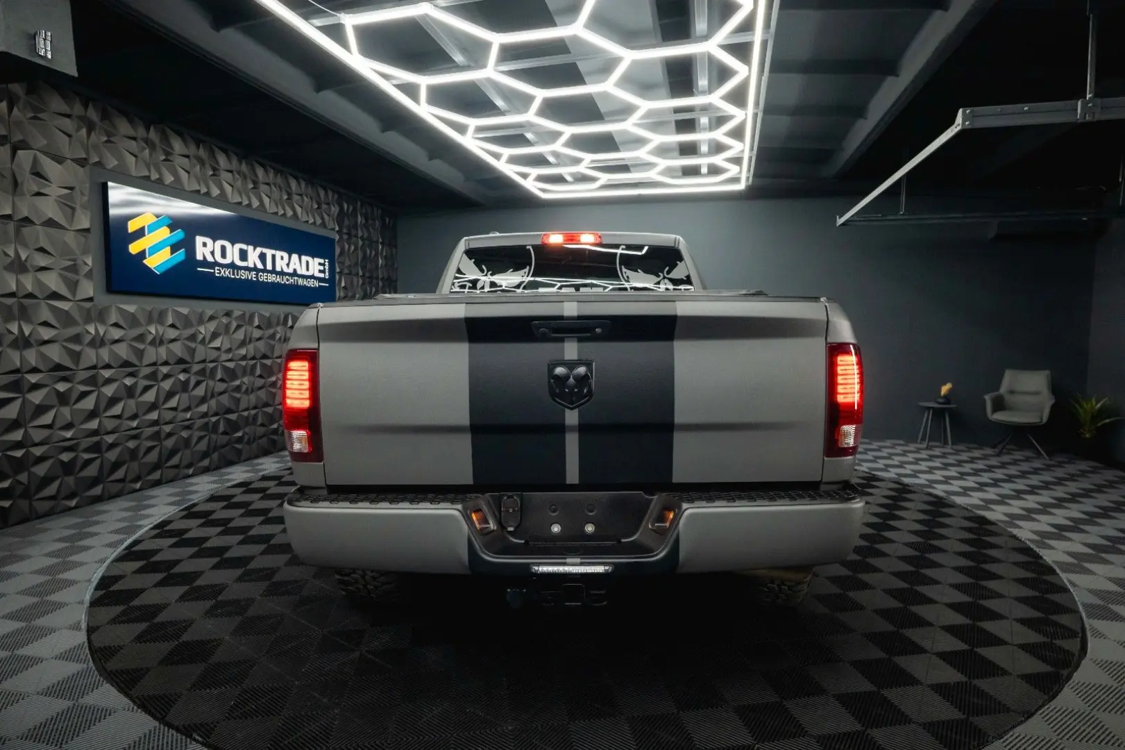RAM 5.7 V8 HEMI 4x4 PUNISHER OFFROAD RAMBOX 19%
