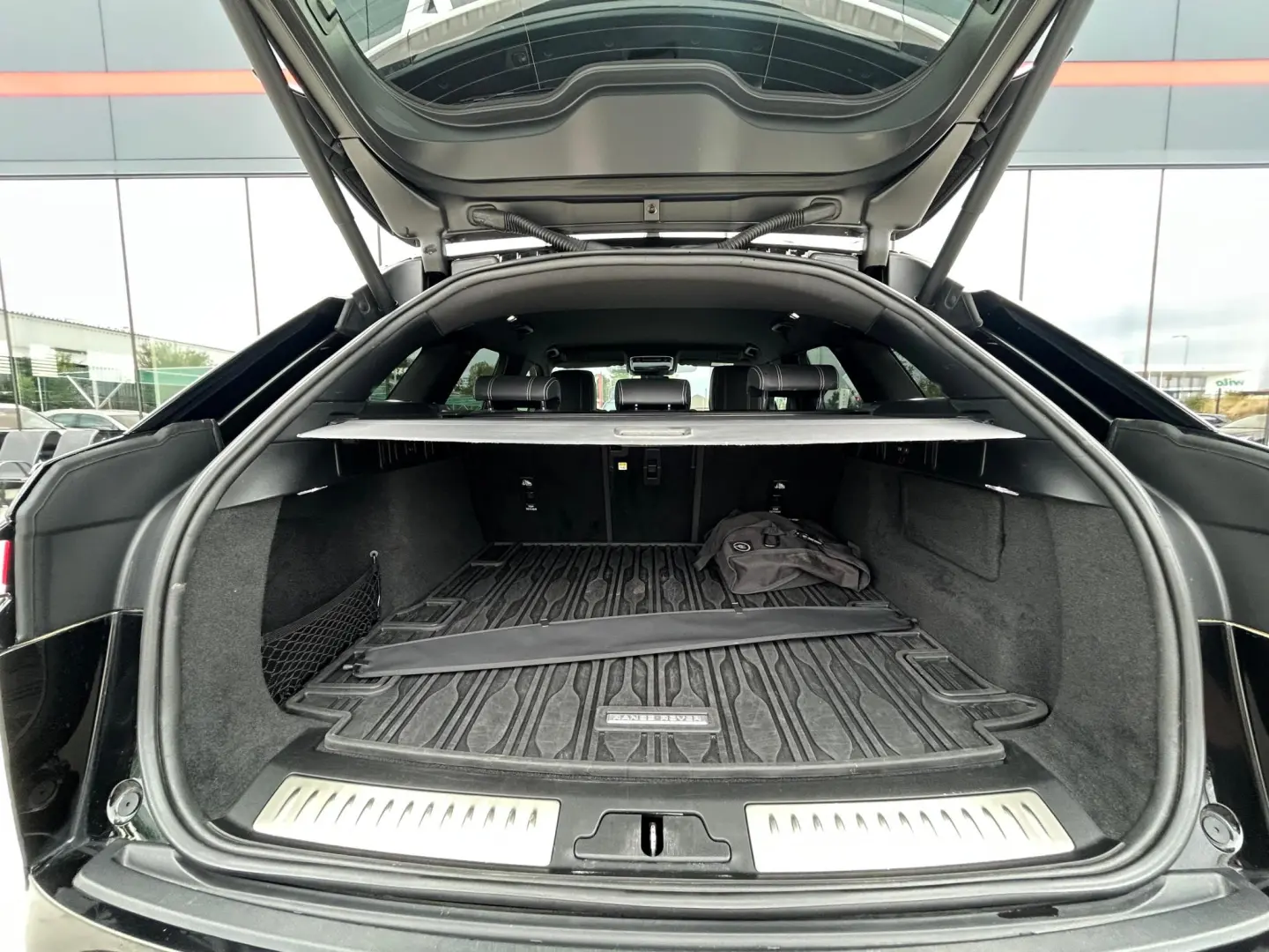 Land Rover Velar R-Dynamic 2.0 P400e PHEV HSE 2022