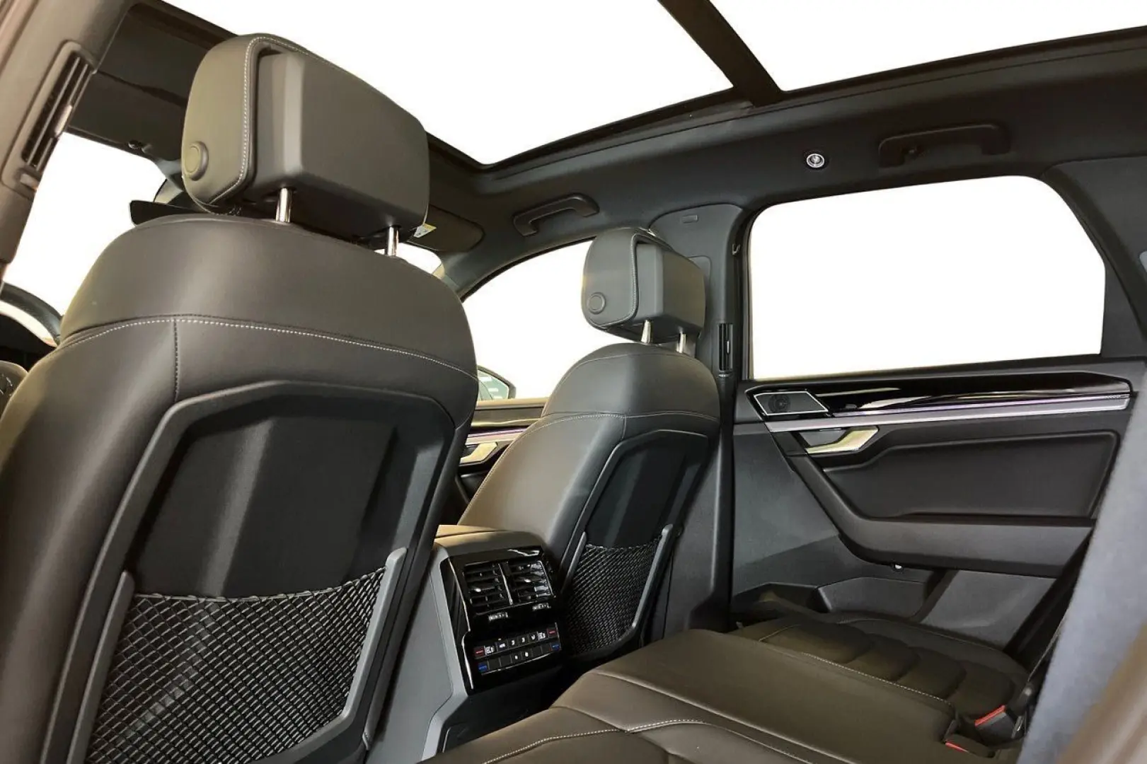 Touareg R 4Motion eHybrid 462hp PANORAMA 21