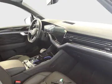 Touareg R 3.0 V6 TSIe*4Motion*AHK*APP*ACC*MATRIX