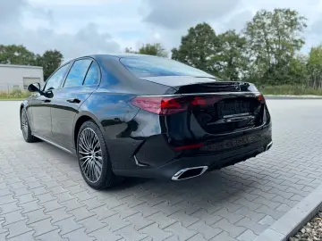 Mercedes-Benz E 220 E220d 4M AMG Line Premium