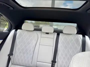 Mercedes-Benz E 220 E220d 4M AMG Line Premium