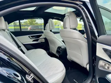 Mercedes-Benz E 220 E220d 4M AMG Line Premium