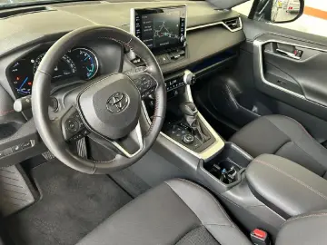 RAV4 Plug-in Hy. 4x4 Technikp. AHK