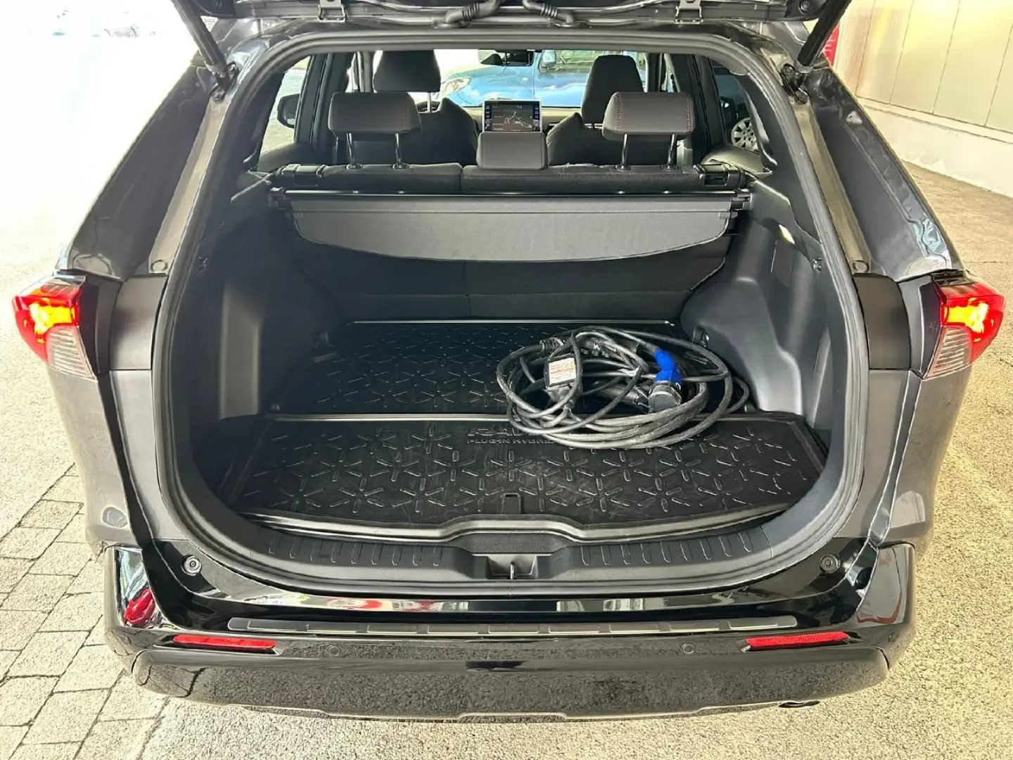 RAV4 Plug-in Hy. 4x4 Technikp. AHK
