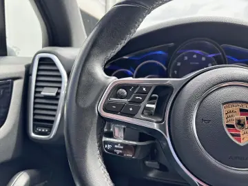 Cayenne 3.0 E-Hybrid PANOD LED NAVI LEDER