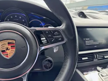 Cayenne 3.0 E-Hybrid PANOD LED NAVI LEDER