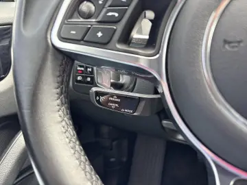 Cayenne 3.0 E-Hybrid PANOD LED NAVI LEDER
