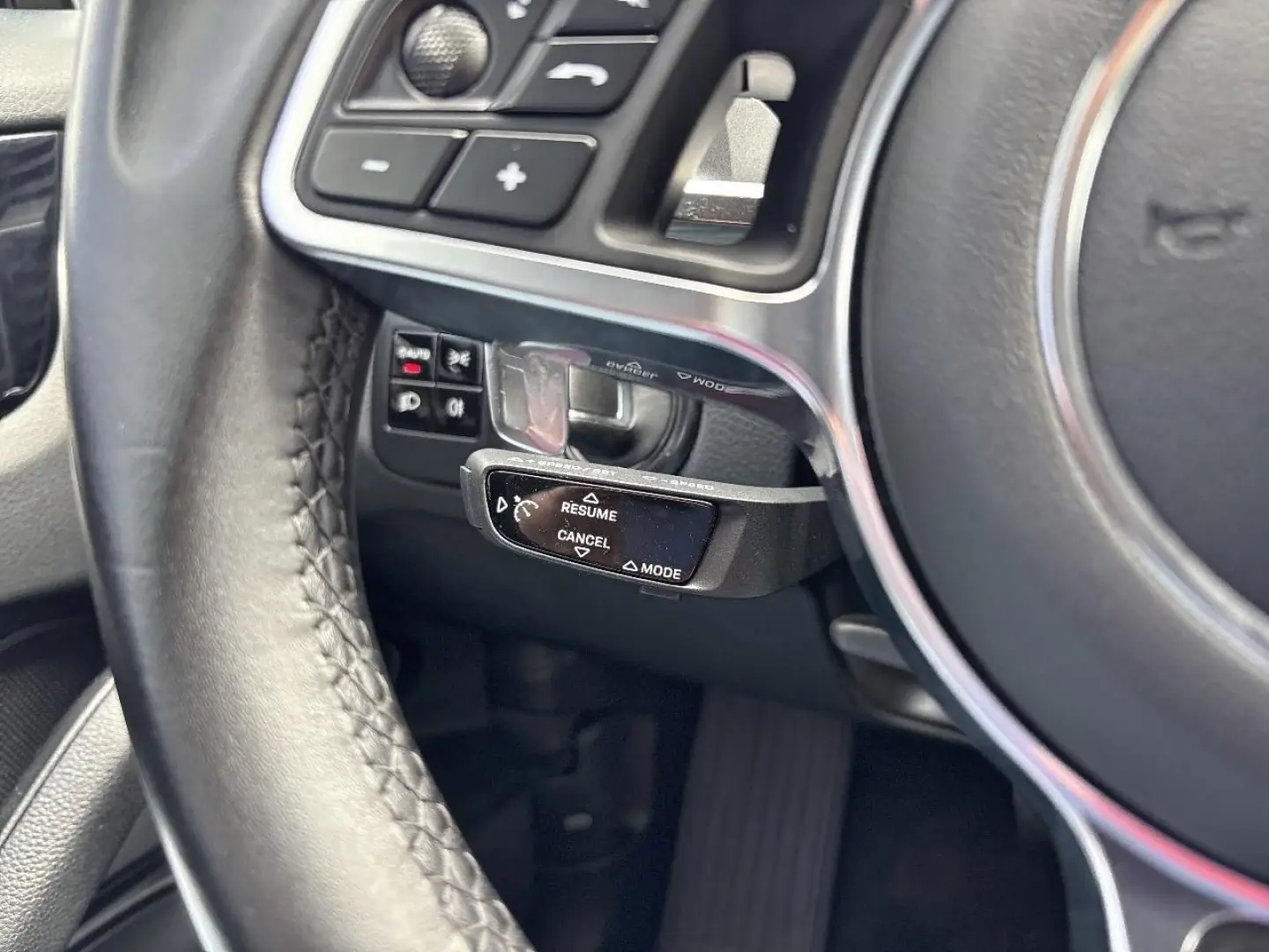 Cayenne 3.0 E-Hybrid PANOD LED NAVI LEDER