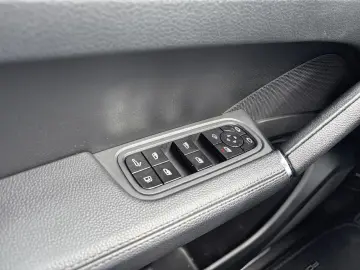 Cayenne 3.0 E-Hybrid PANOD LED NAVI LEDER