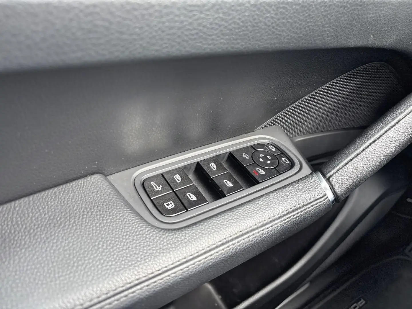 Cayenne 3.0 E-Hybrid PANOD LED NAVI LEDER