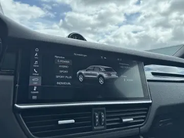 Cayenne 3.0 E-Hybrid PANOD LED NAVI LEDER