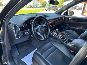 Cayenne E-Hybrid LUFT PANO AHK SURROUND VIEW