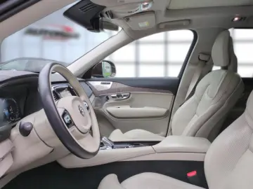 XC90 T8 Inscription Recharge Plug-In Hybrid AWD