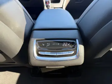 CADILLAC XT 6