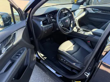 CADILLAC XT 6
