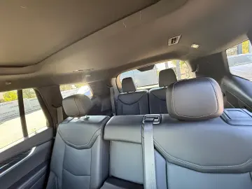 CADILLAC XT 6