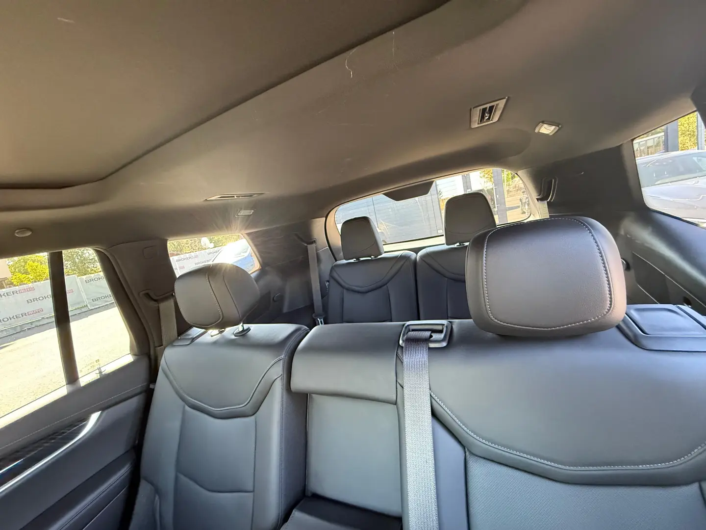 CADILLAC XT 6