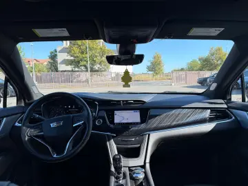 CADILLAC XT 6