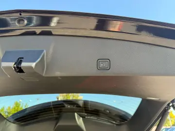 CADILLAC XT 6