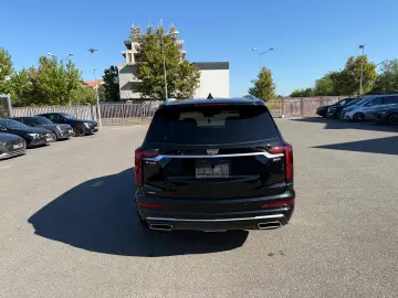 CADILLAC XT 6