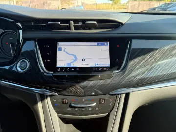 CADILLAC XT 6