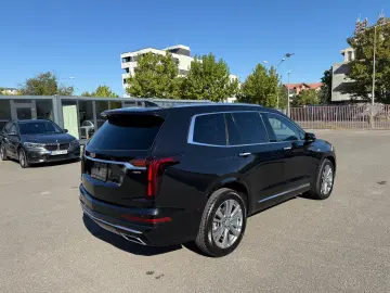 CADILLAC XT 6