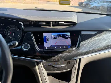 CADILLAC XT 6