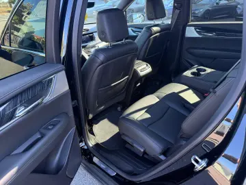 CADILLAC XT 6