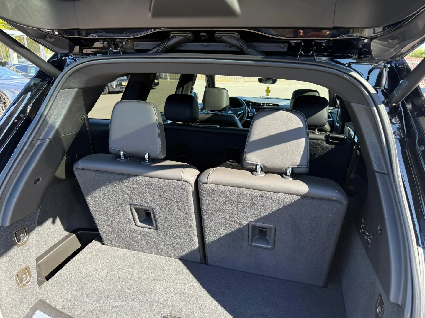 CADILLAC XT 6