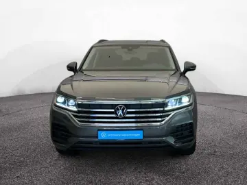Touareg TDI tiptr. 4M  LEDER NAV AHK R-CAM LUFTF