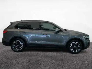 Touareg TDI tiptr. 4M *LEDER*NAV*AHK*R-CAM*LUFTF