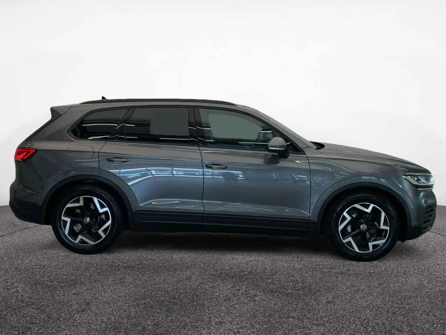 Touareg TDI tiptr. 4M *LEDER*NAV*AHK*R-CAM*LUFTF