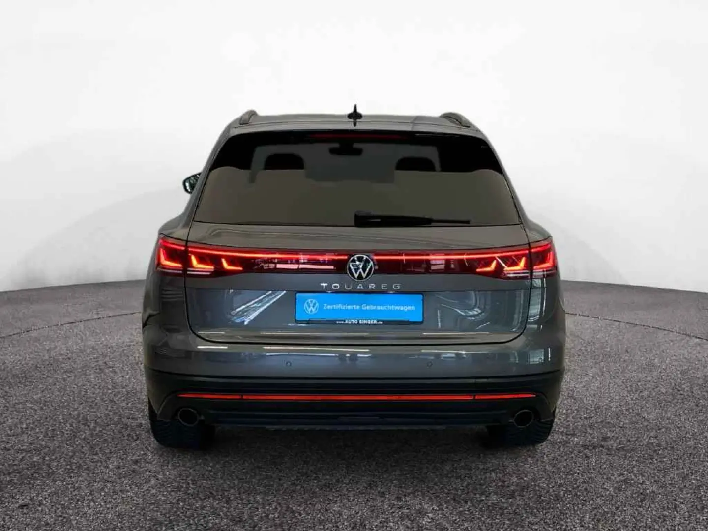Touareg TDI tiptr. 4M *LEDER*NAV*AHK*R-CAM*LUFTF