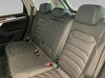Touareg TDI tiptr. 4M *LEDER*NAV*AHK*R-CAM*LUFTF