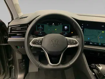 Touareg TDI tiptr. 4M *LEDER*NAV*AHK*R-CAM*LUFTF