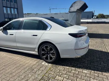 740 d xDrive Iconic Glow  Autobahnassist