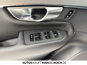 XC90 T8 AWD Core Plug-In BLIS Kamera Leder uvm.
