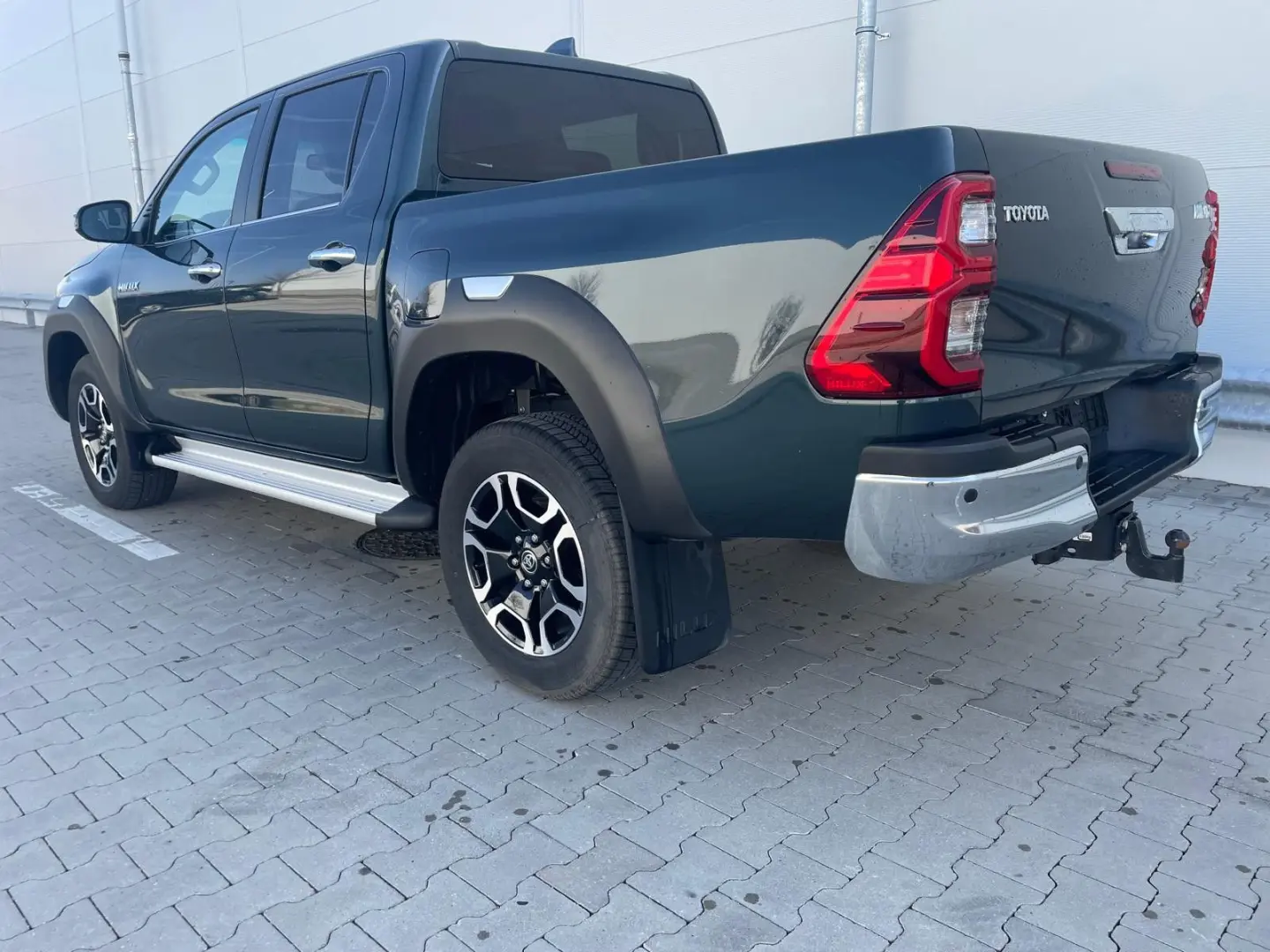 Hilux DC Executive VIP 2,8 Autm. Leder,360°,AHK