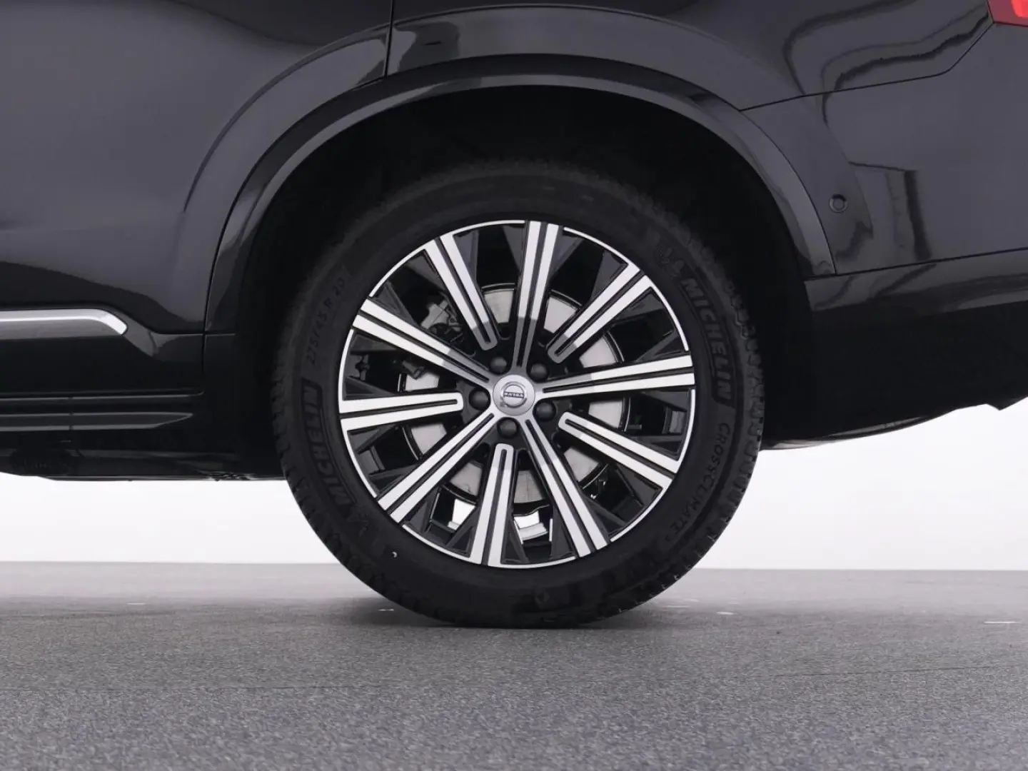 XC90 B5 AWD PLUS BRIGHT LICHTPAK+360°+PANO+NAVI